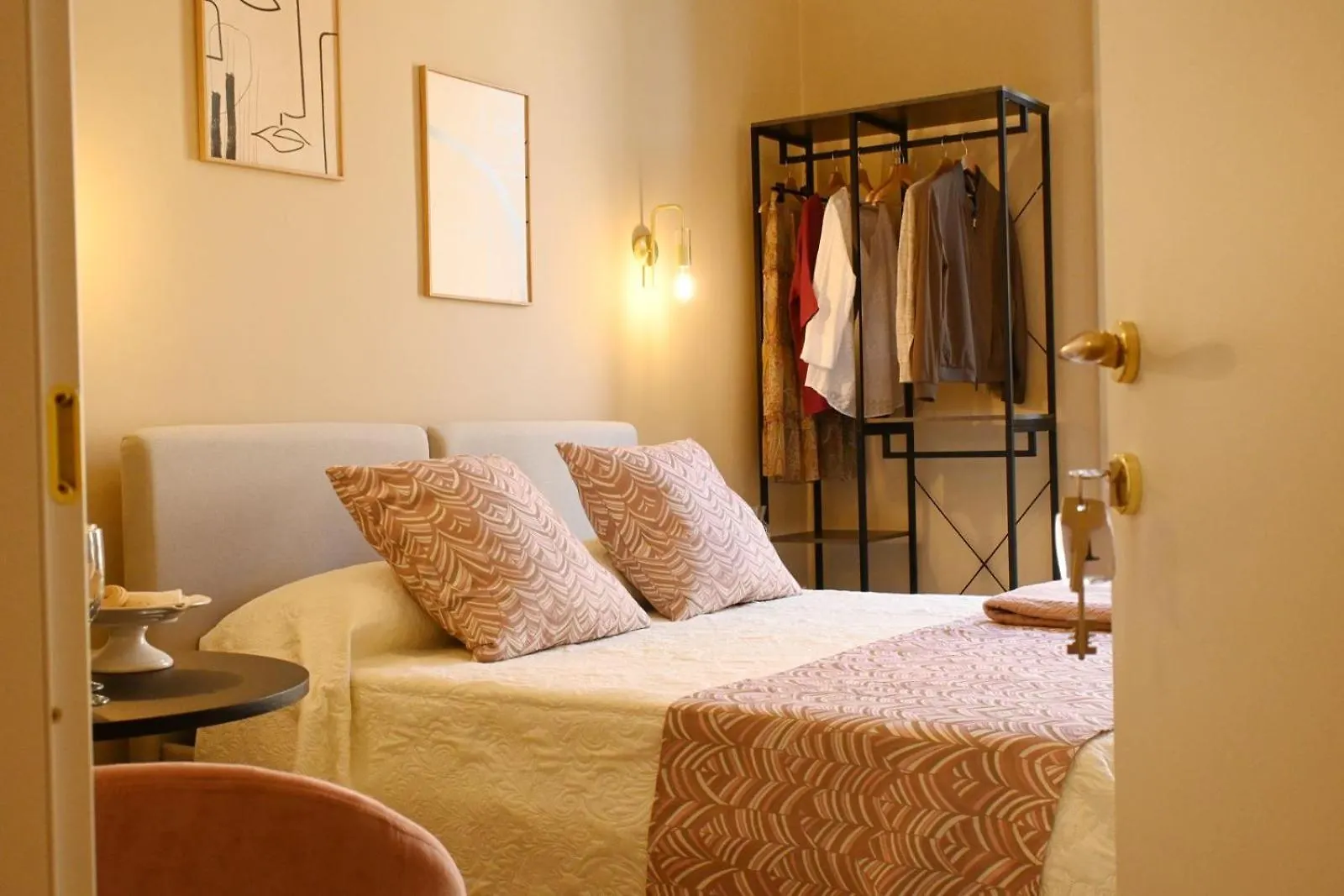 Ta-49 Bed E Breakfast Bed & Breakfast Naples Italy