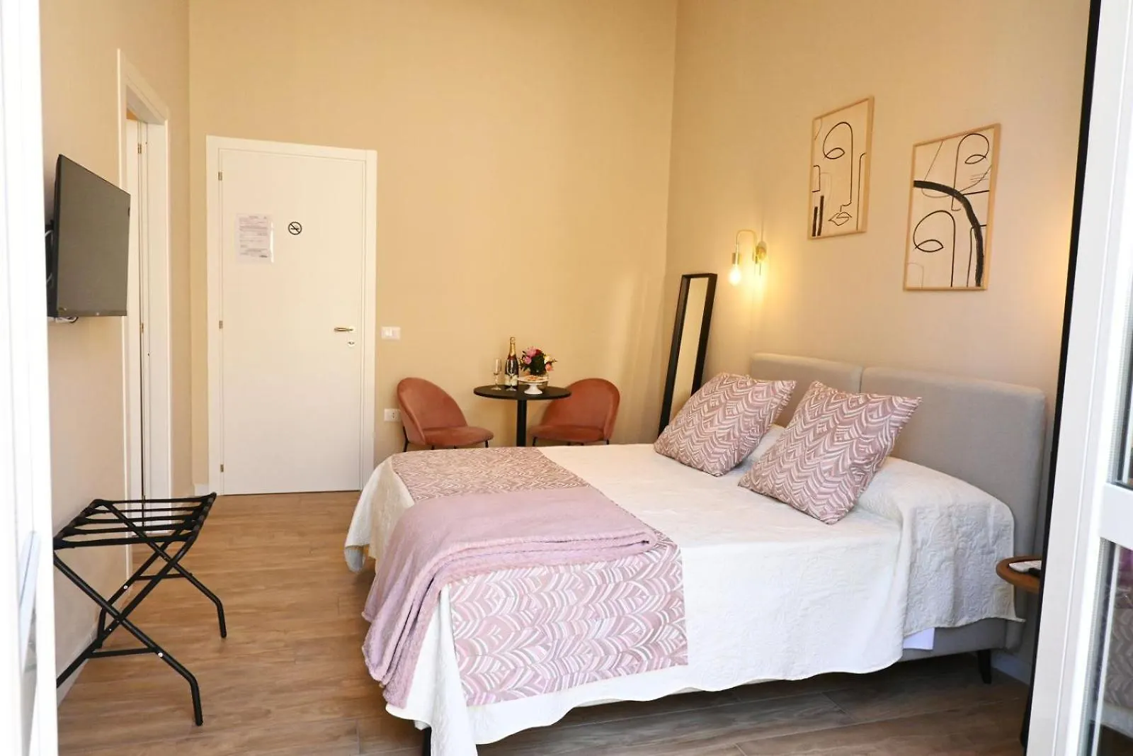 Ta-49 Bed E Breakfast Bed & Breakfast Naples