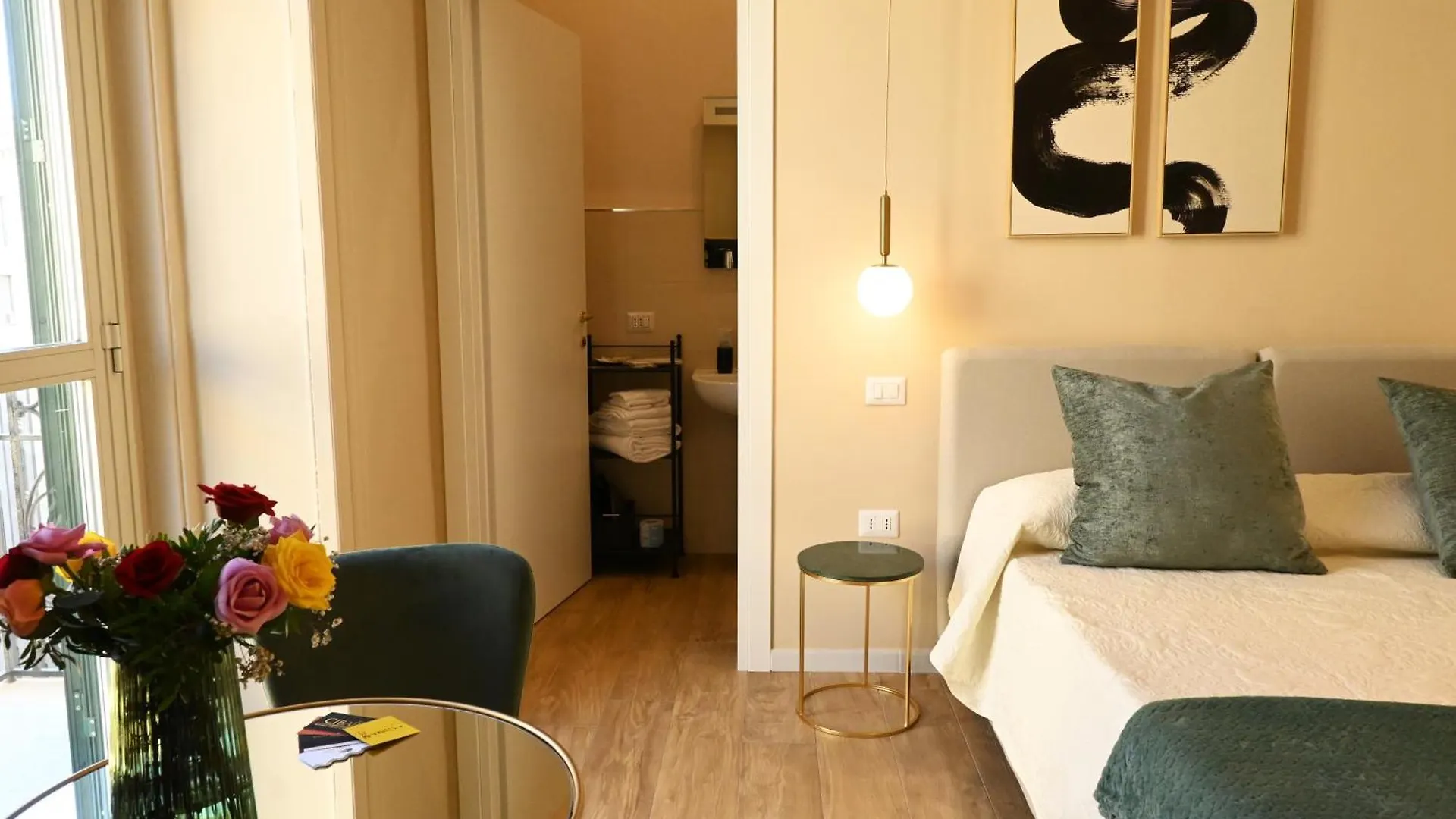 Ta-49 Bed E Breakfast Bed & Breakfast Naples Italy